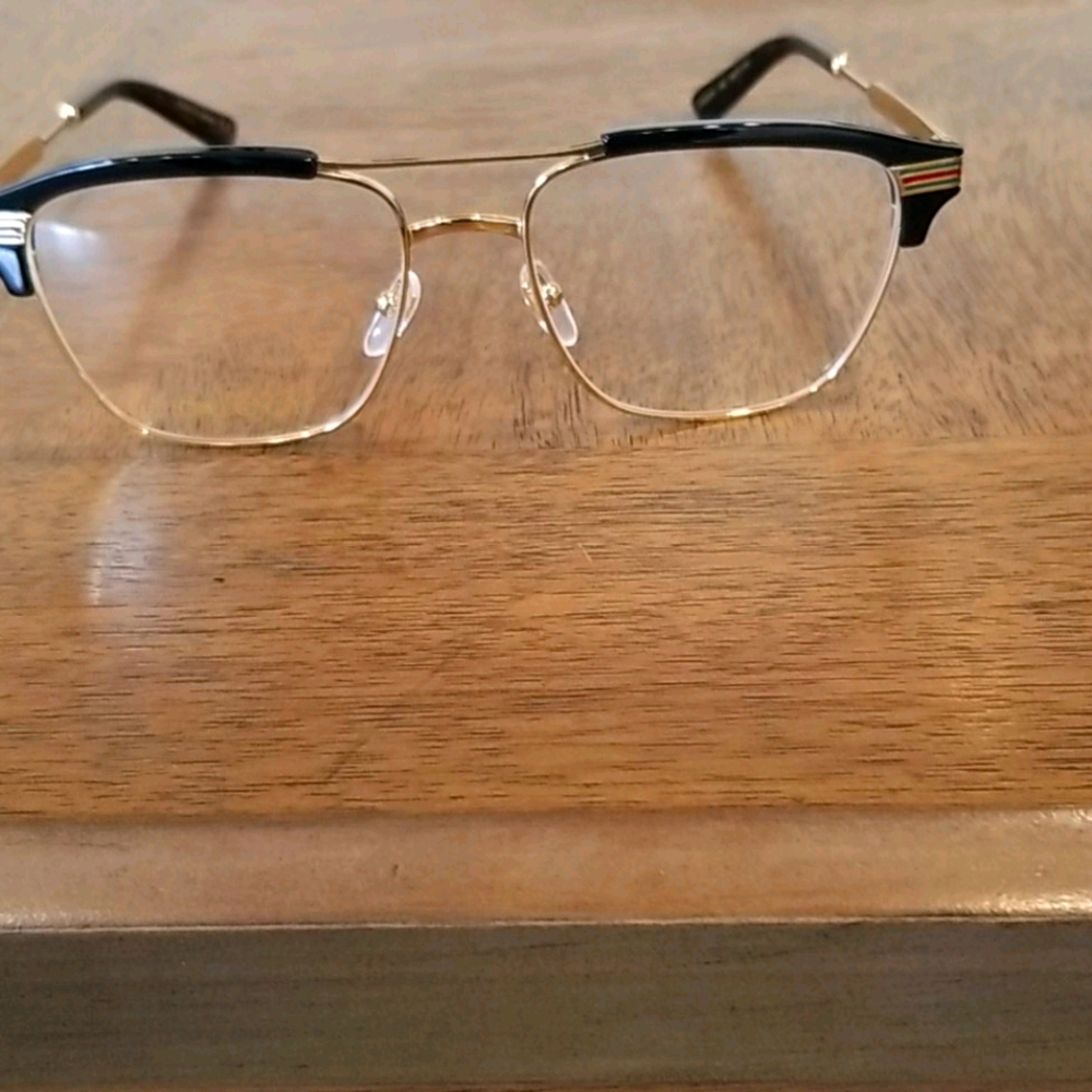 Gucci glasses never used